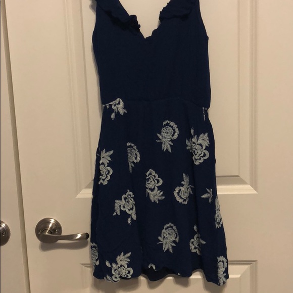 Dress - Picture 4 of 4